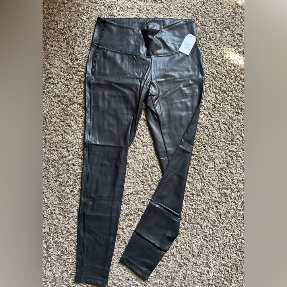 NWT Women’s Time and Tru High Rise Skinny Faux Leather Leggings; Black; Size L